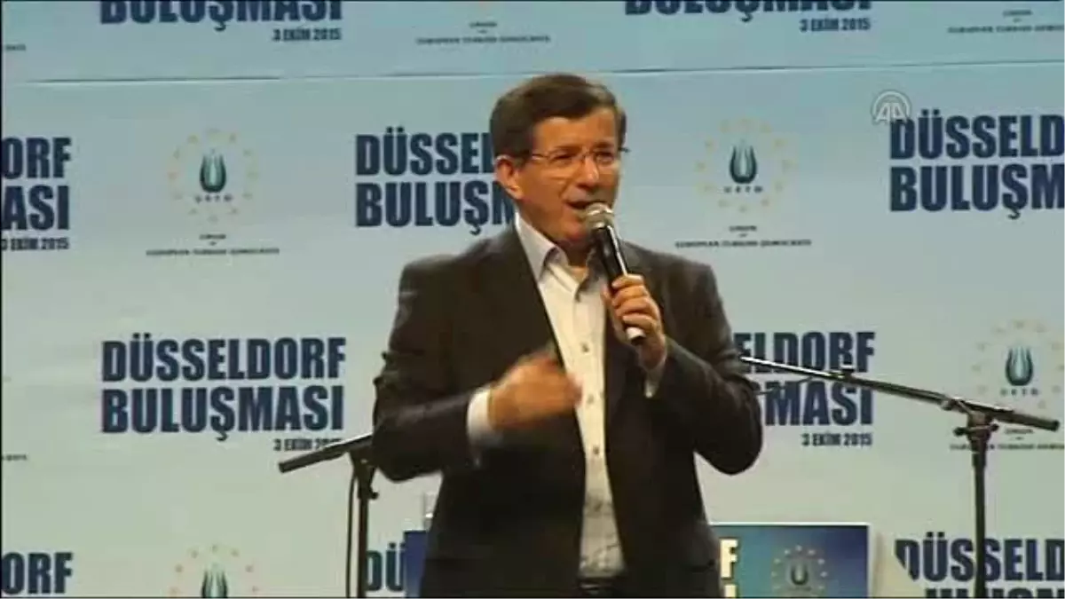 Davutoğlu: "Sayın Merkel\'i Bizzat Tebrik Edeceğim"