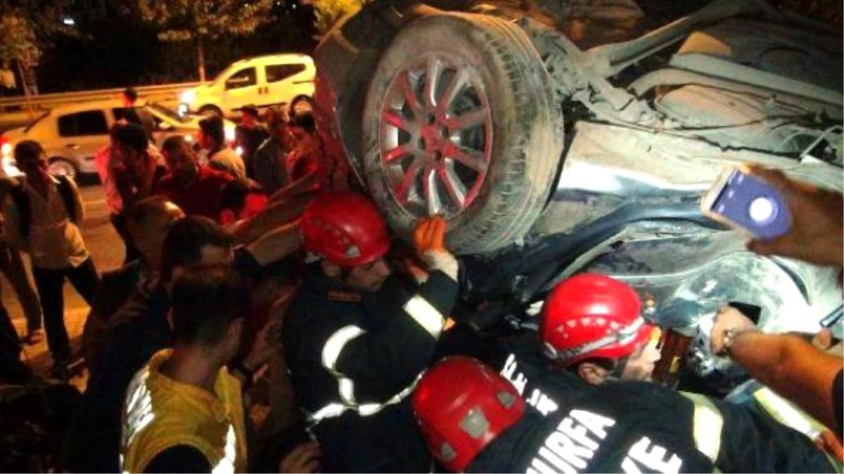 Devrilen Otomobilde Sıkışan Sürücüyü İtfaiye Erleri Kurtardı