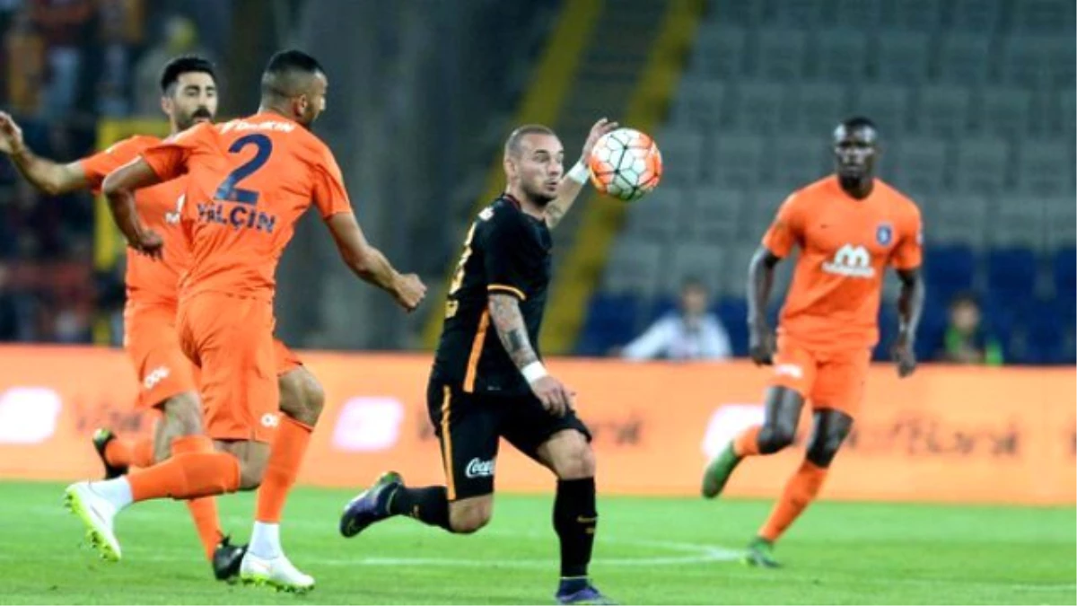Galatasaray, Başakşehir\'i 2-0 Yendi