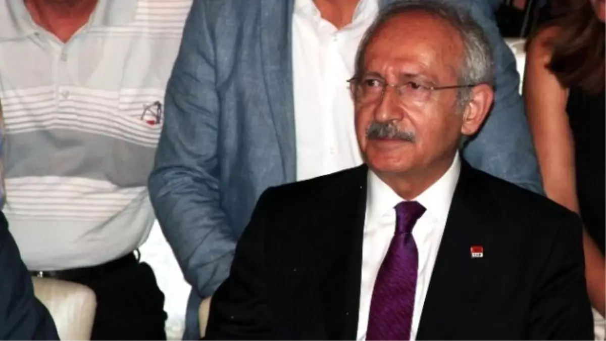 Kılıçdaroğlu\'ndan Dinozorlar Parkı\'nda "Siyaseti Gençleştirelim" Çağrısı