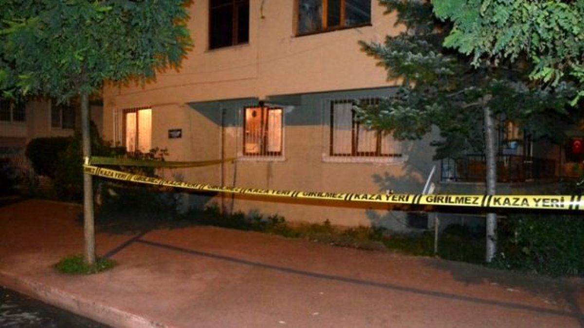 Kocaeli'de Baba 18 Yaşındaki Kızını Öldürdü