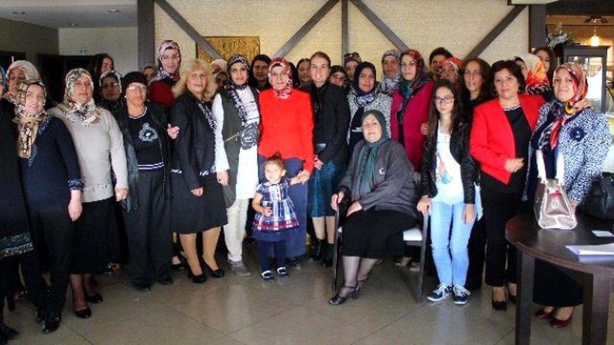 MHP Kadın Kolları\'ndan Teşekkür Toplantısı