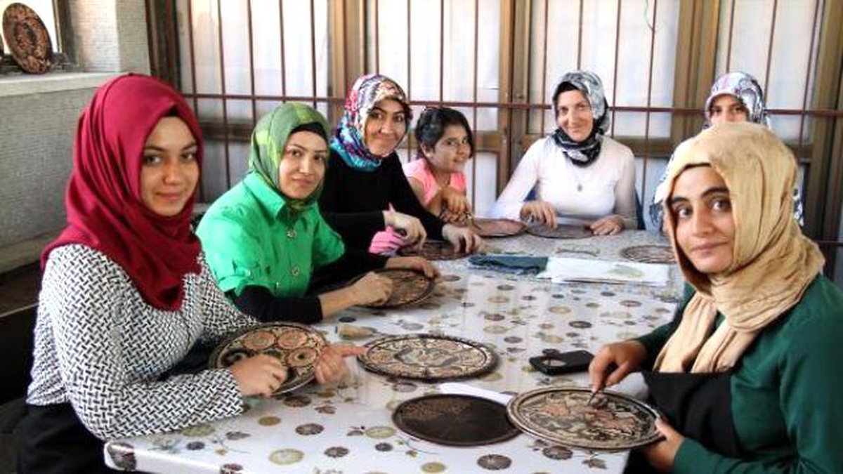 Unutulmaya Yüz Tutan El Sanatlarına Kadınlar İlgi Gösterdi