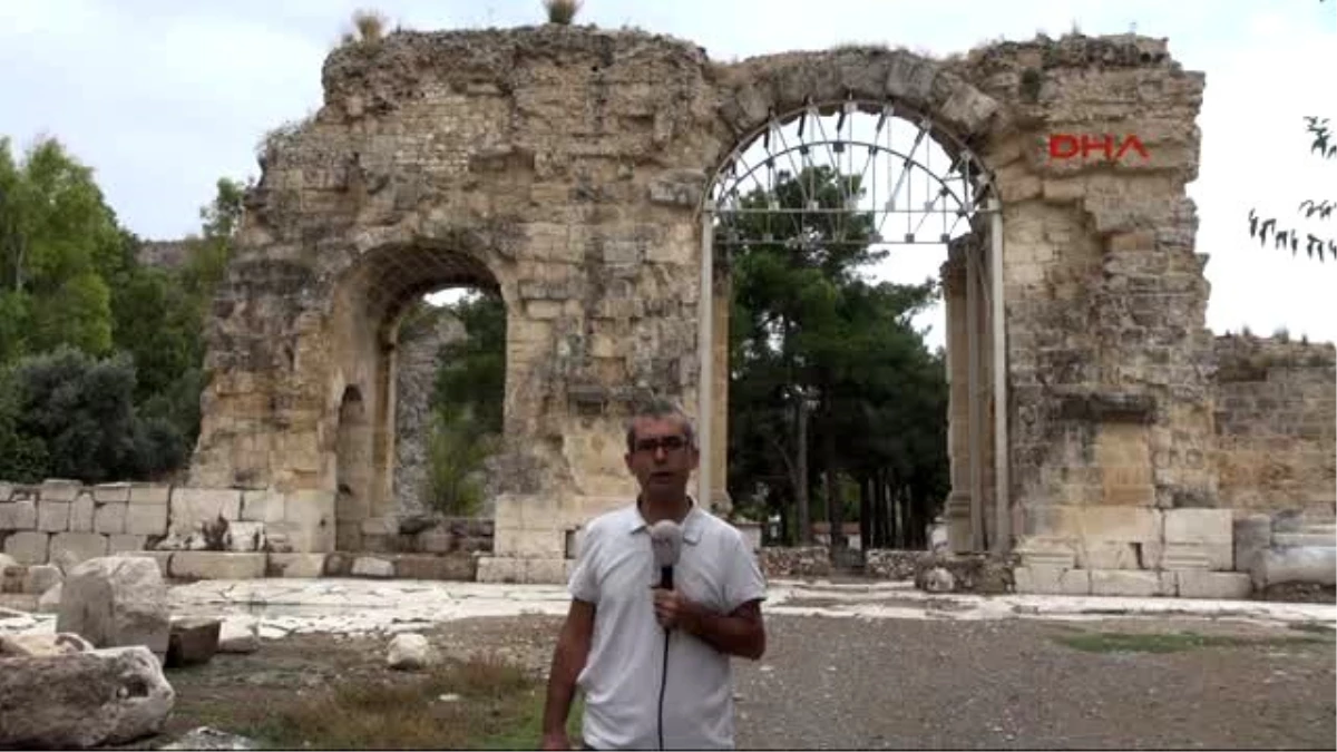 Adana Anavarza\'da Gladyatörlerin Dövüş Alanı Bulundu