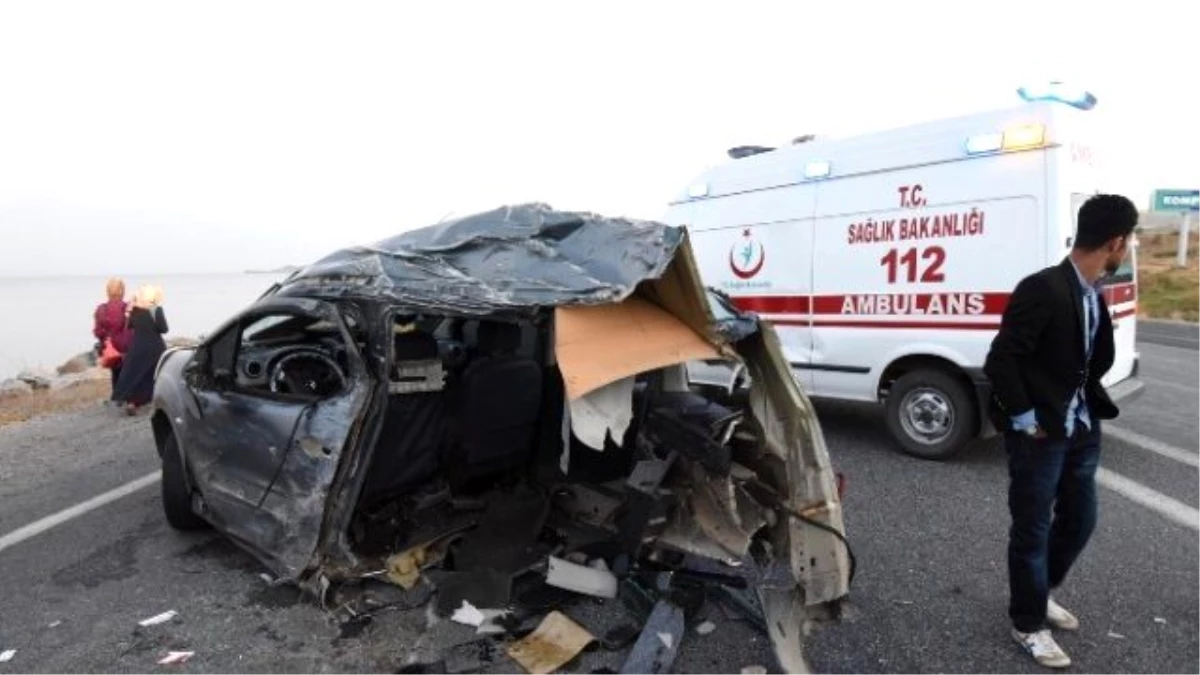 Ahlat\'ta Trafik Kazası: 16 Yaralı