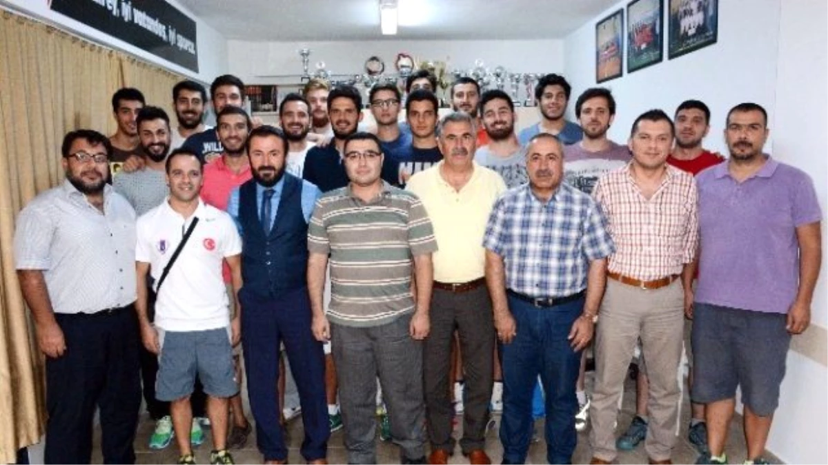 Aksaray Belediye Spor Kulübü Basketbol Takımında Toplu İmza Töreni