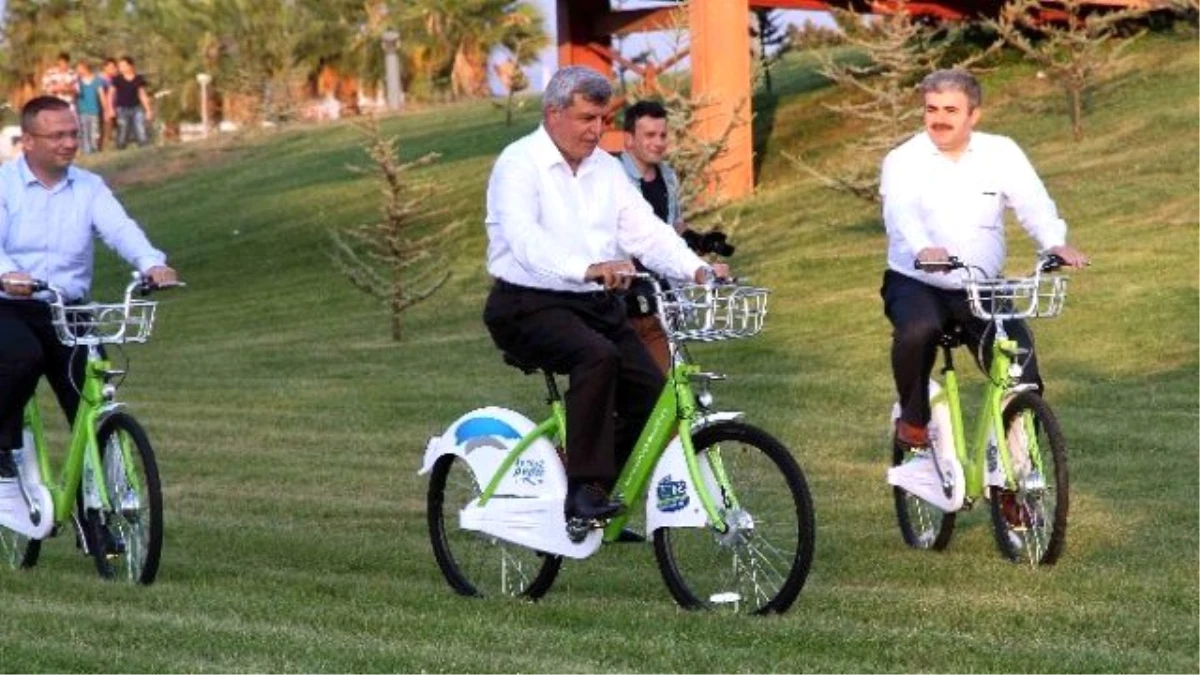 Başkan Karaosmanoğlu, "Sağlıklı Yaşam İçin Bisiklete Binin" Dedi