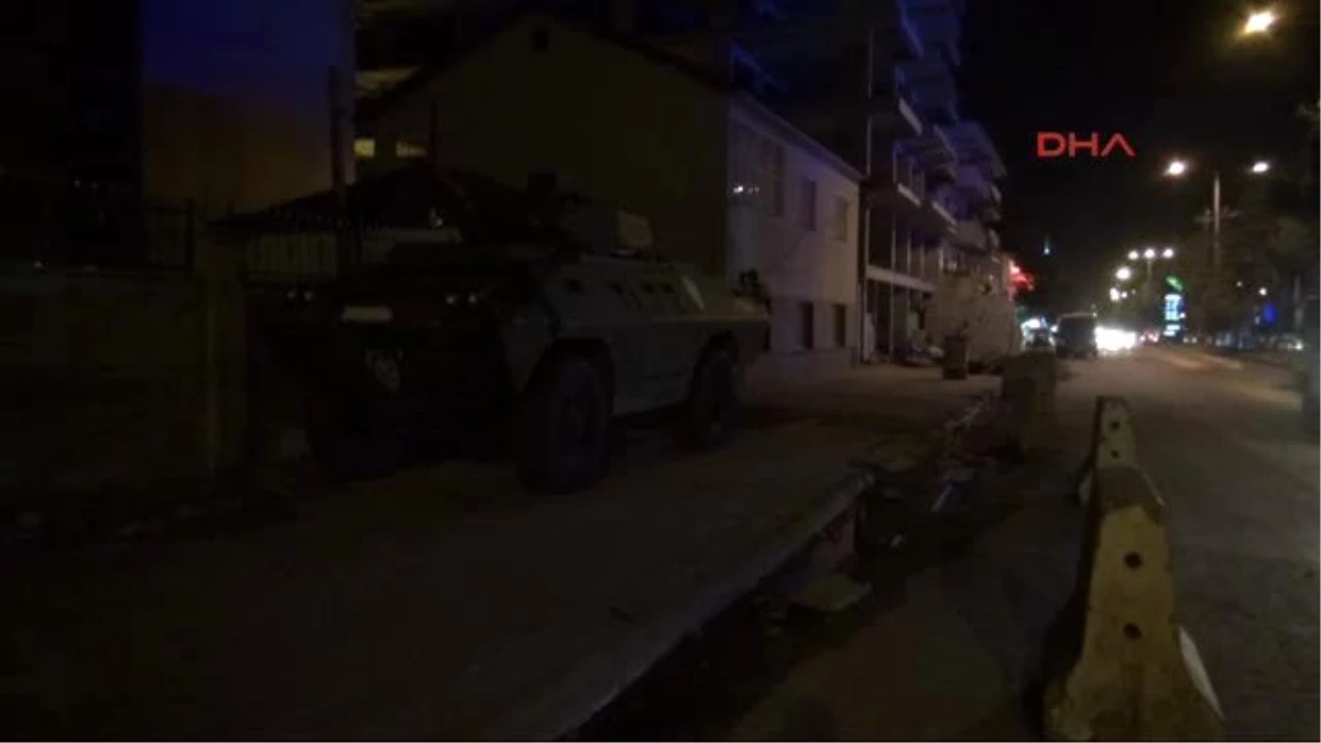Bitlis - Tatvan\'da Polis Lojmanlarına Saldırı
