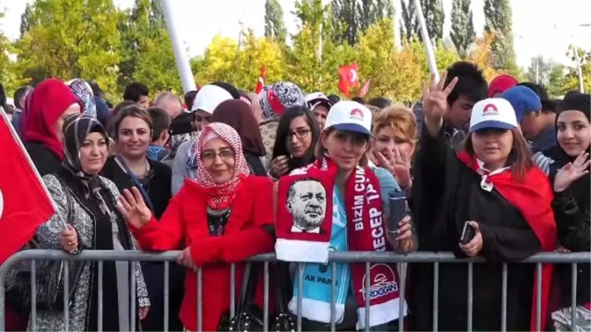 Gurbetciler Cumhurbaşkanı Erdoğan\'ı Bekliyor