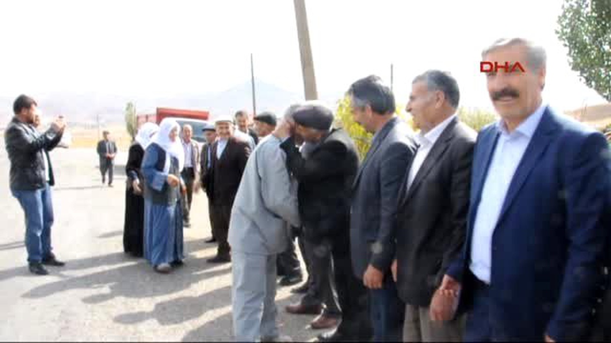 Hakkari\'li Hacılara Coşkulu Karşılama