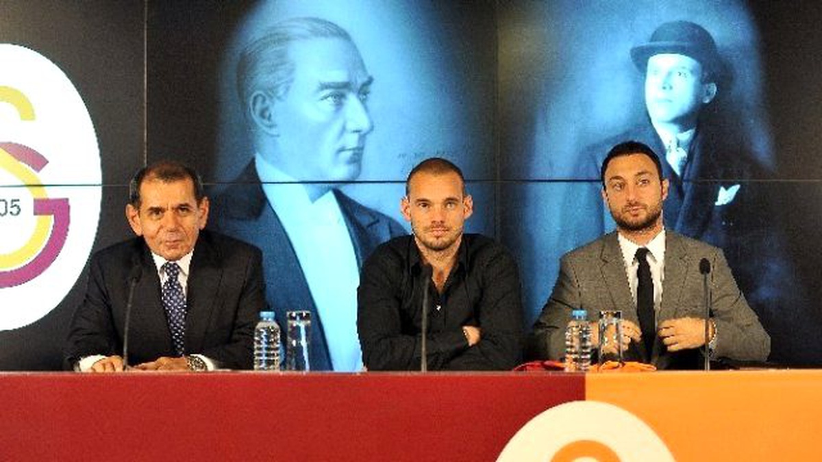 Özbek: "Sneıjder Yönetim Kadrosunda Çalışmayı Arzu Ediyor"