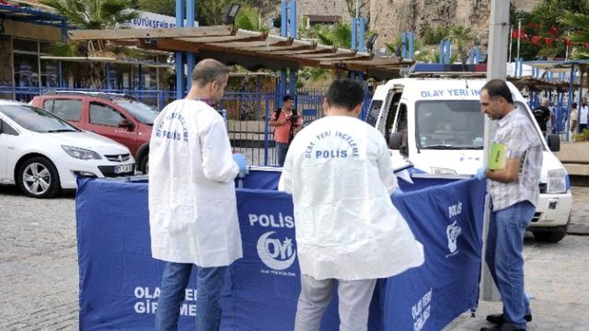 Antalya\'da Denizde Kadın Cesedi Bulundu