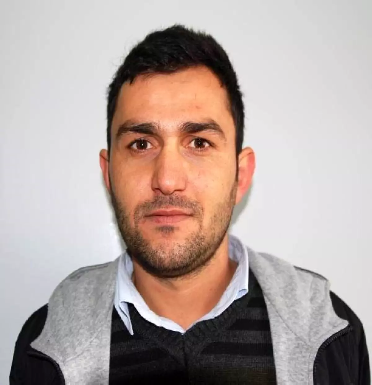 Büfede Uyuşturucu ve Silah Ele Geçirildi