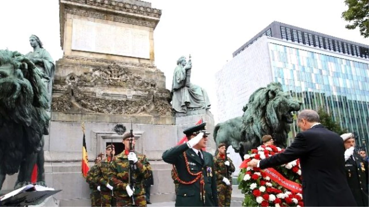 Cumhurbaşkanı Erdoğan, Brüksel\'de Meçhul Asker Anıtı\'na Çelenk Koydu