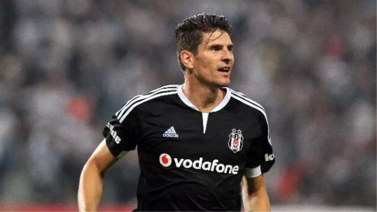 Gomez Atıyor, Kartal Uçuyor