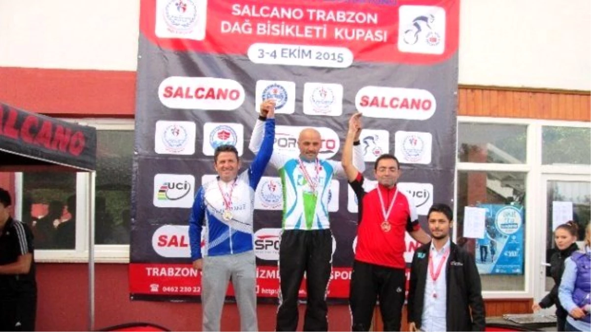 İzmitli Bozdemir, Uluslar Arası Bisiklet Yarışması\'nda Birinci Oldu