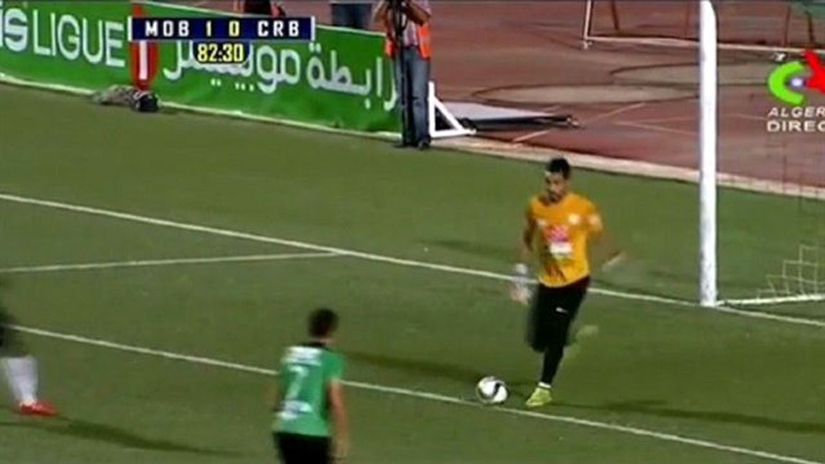 Kaleciden Rakibinin Aklını Alan Çalım