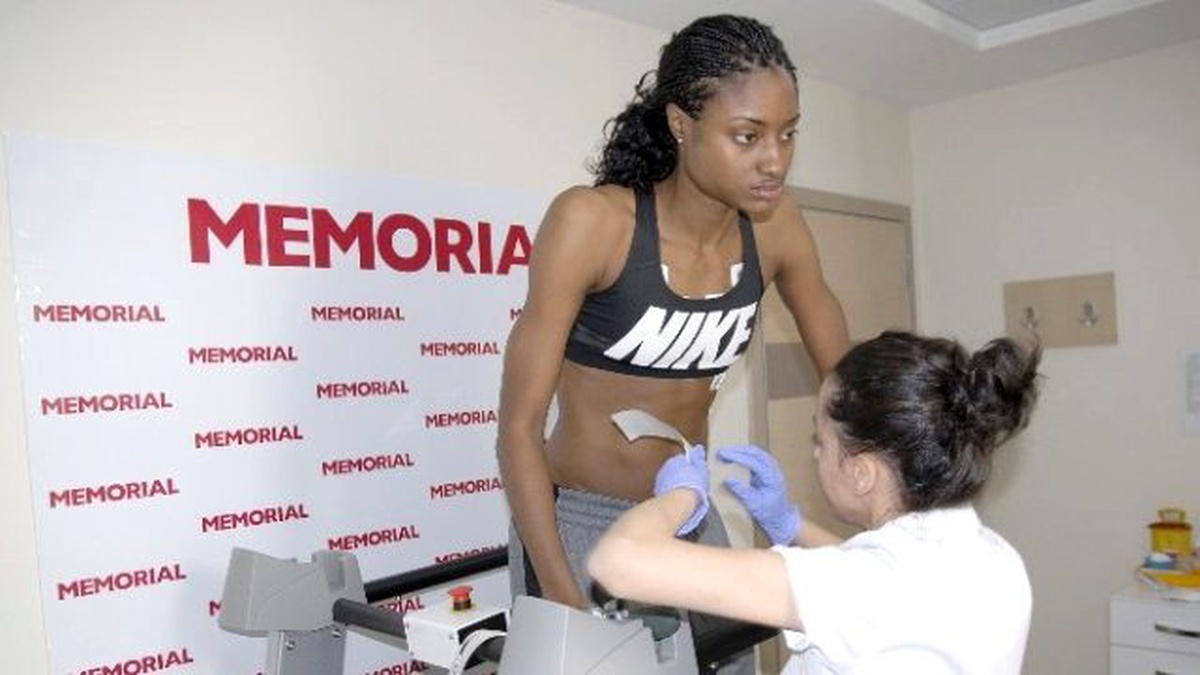 Lara Sanders Sağlık Kontrolünden Geçti