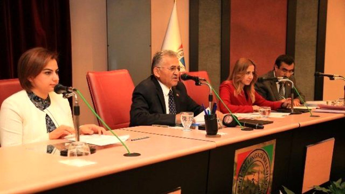 Melikgazi Belediye Meclisi\'nde 51 Madde Tek Tek Oylanarak Karar Verildi