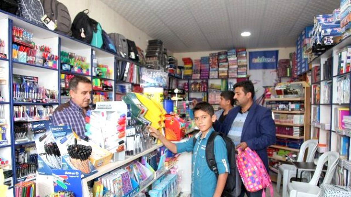Okullar Açıldı Kırtasiyecilerin Yüzü Güldü