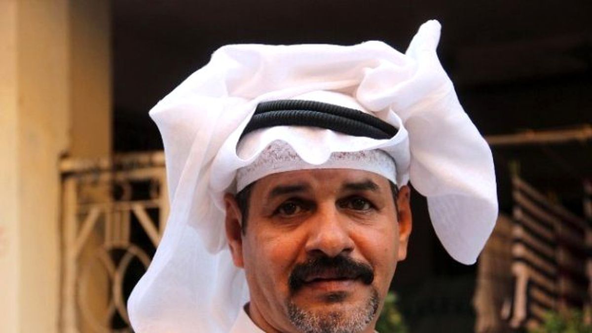 Parası Biten Tatilci Suudi İş Adamı Protesto İçin Süpürgeyi Ele Aldı