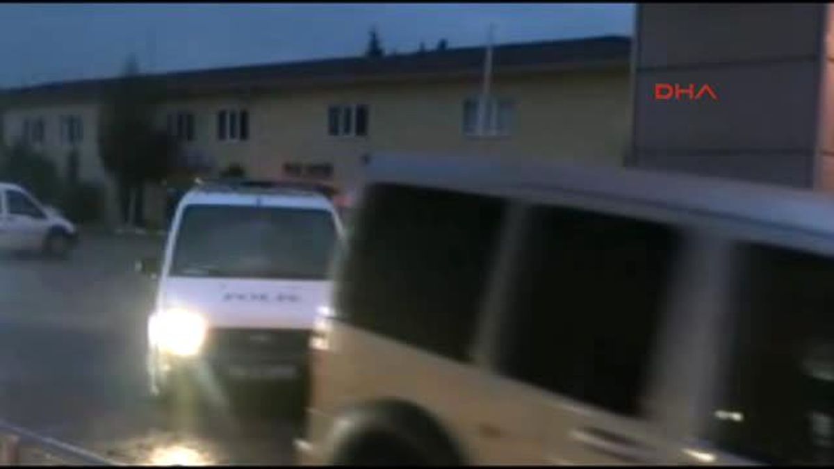 Sakarya - Sahte Silah Ruhsatı Operasyonunda Gözaltına Alınan 83 Kişi Adliyeye Sevk Edildi