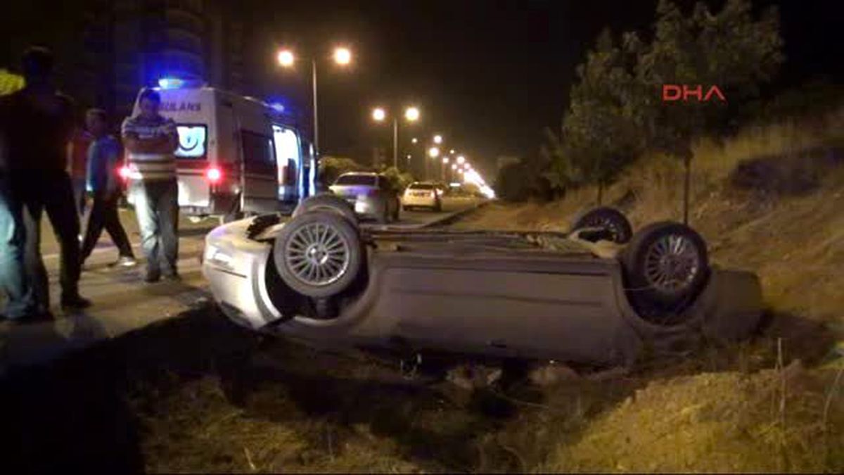 Şanlıurfa\'da Devrilen Otomobilin Sürücüsü Yaralandı