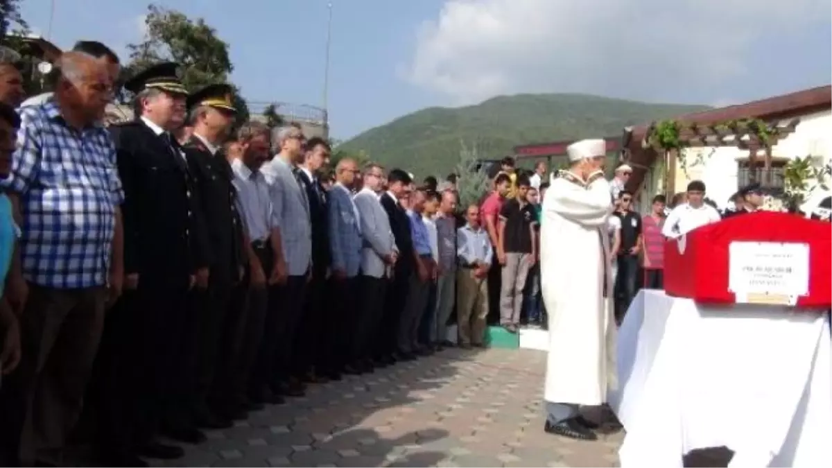 Şehit Polis Adem Keleş, Malatya\'da Gözyaşlarıyla Toprağa Verildi