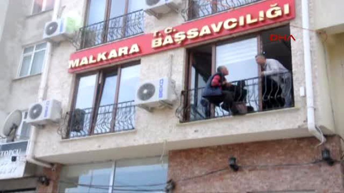 Tekirdağ - Savcılık Katından Atladı, İtfaiyenin Brandasına Düşüp Yaralandı