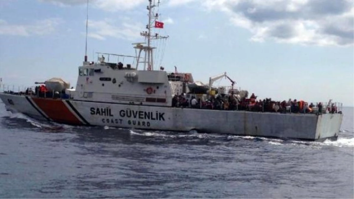 Üç Günde 1451 Mülteci Denizde Yakalandı