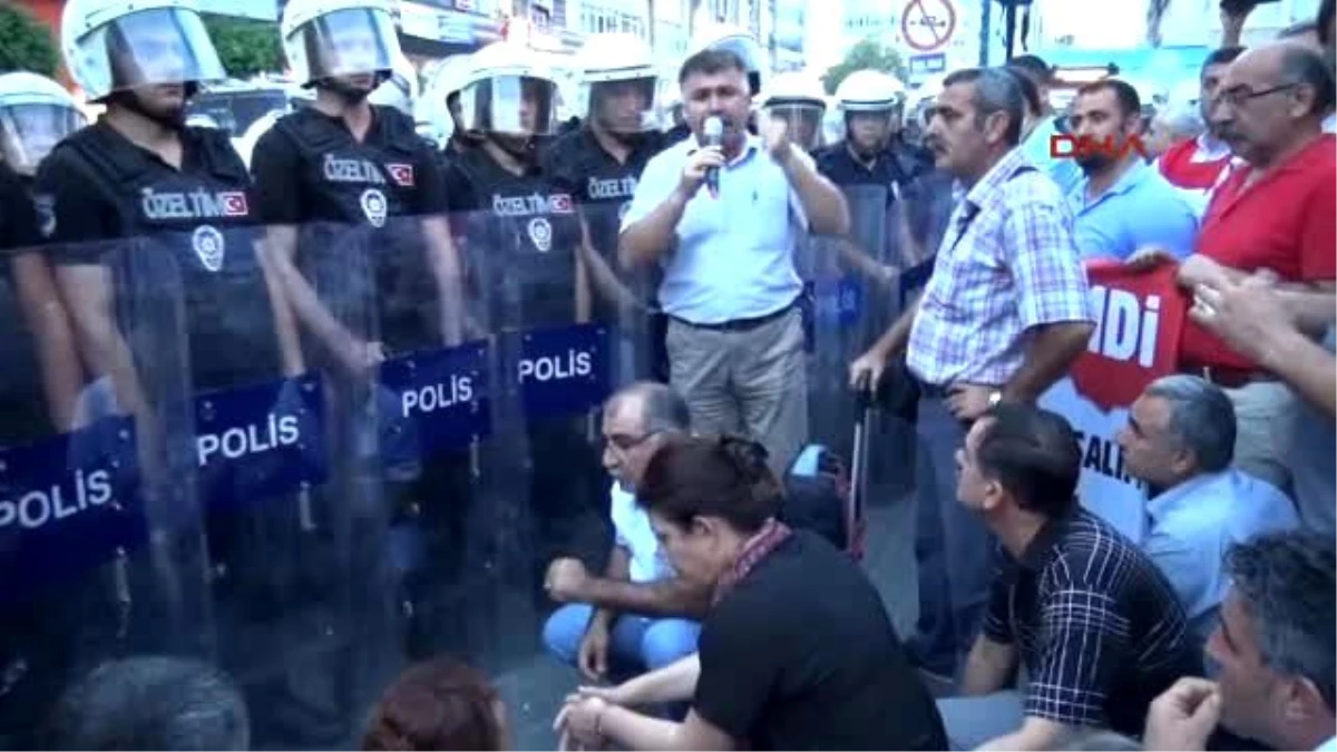 Adana - Savaş Karşıtı Yürüyüş Yapan Gruba Müdahale