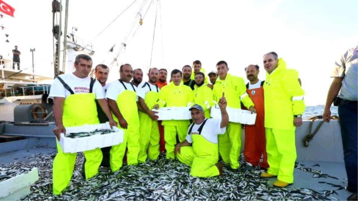 Başbakan Balıkçı Oldu, 80 Kasa İstavrit Tuttu