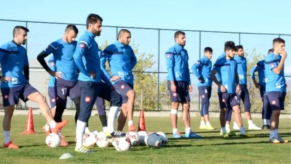 Bb Erzurumspor, Çarşamba Günü Oynayacağı Düzcespor Mesaisine Başladı