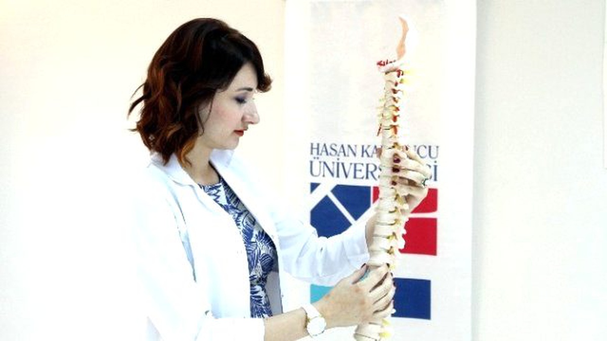Bel ve Boyun Ağrılarının Nedeni Yanlış Duruş