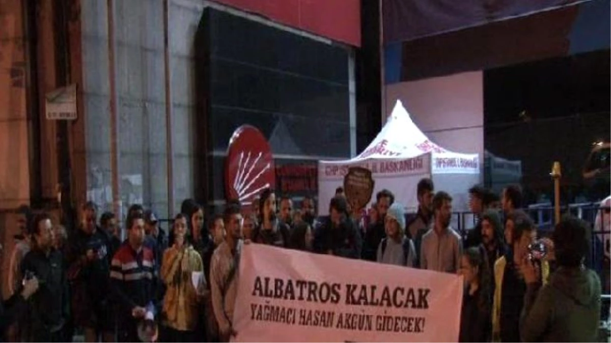 CHP İstanbul İl Merkezi Önünde "Albatros Parkı" Eylemi