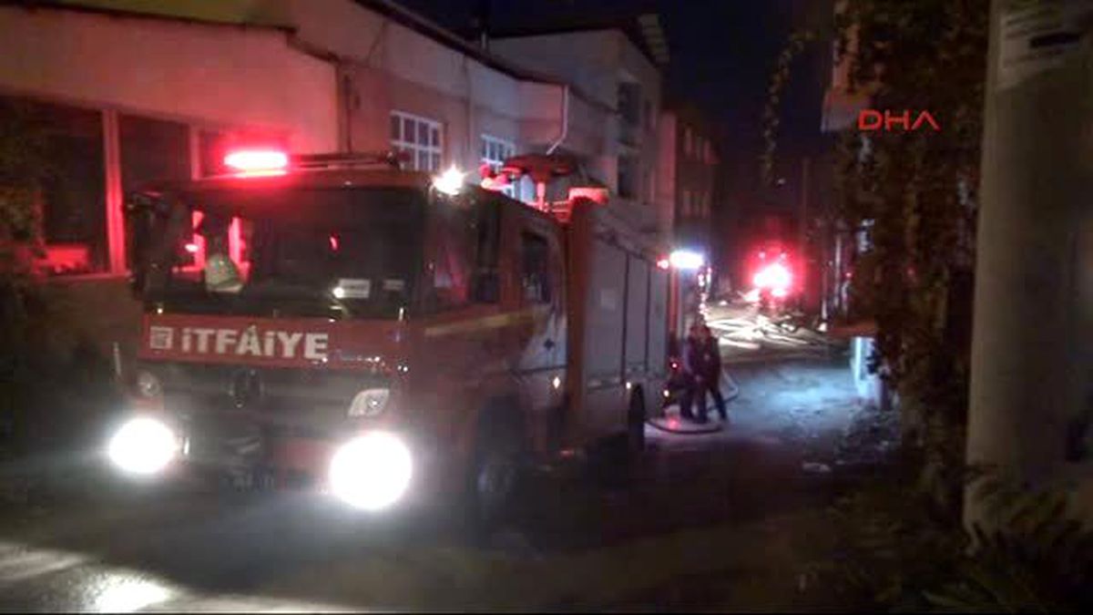 Denizli Gıda Deposu Alevlere Teslim Oldu