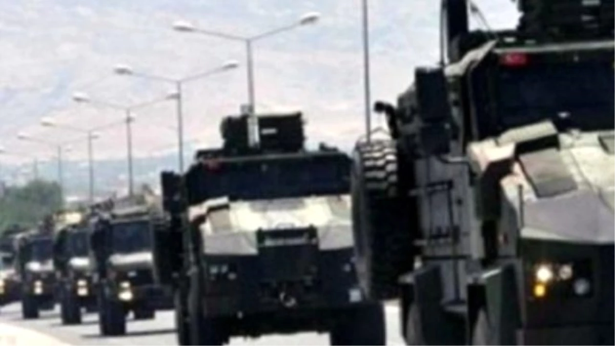 Diyarbakır\'da Askeri Konvoya Mayınlı Saldırı: 23 Asker Yaralı