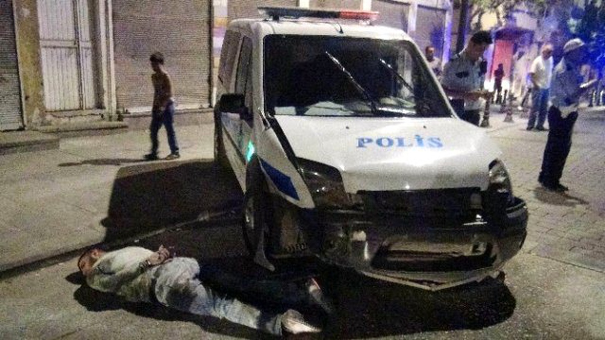 Gece Yarısı Film Gibi Kovalamaca: 2 Polis Yaralı