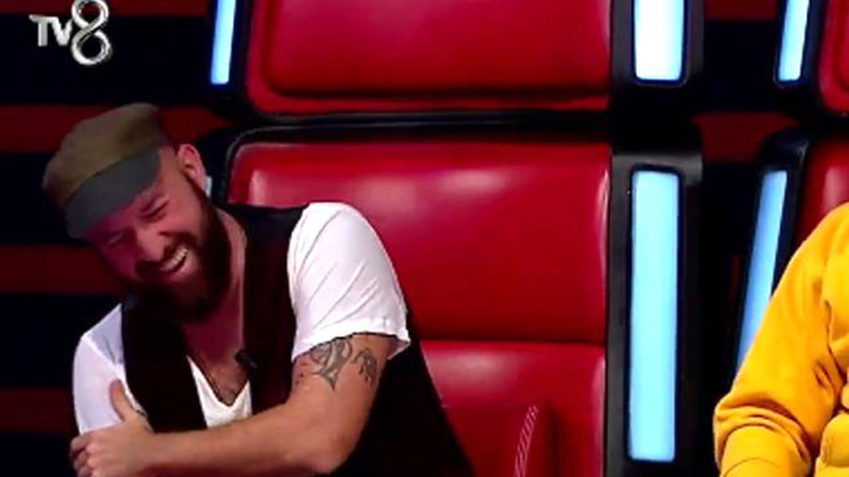 Hakan\'ın O Esprisi Stüdyoda Soğuk Rüzgarlar(!) Estirdi...