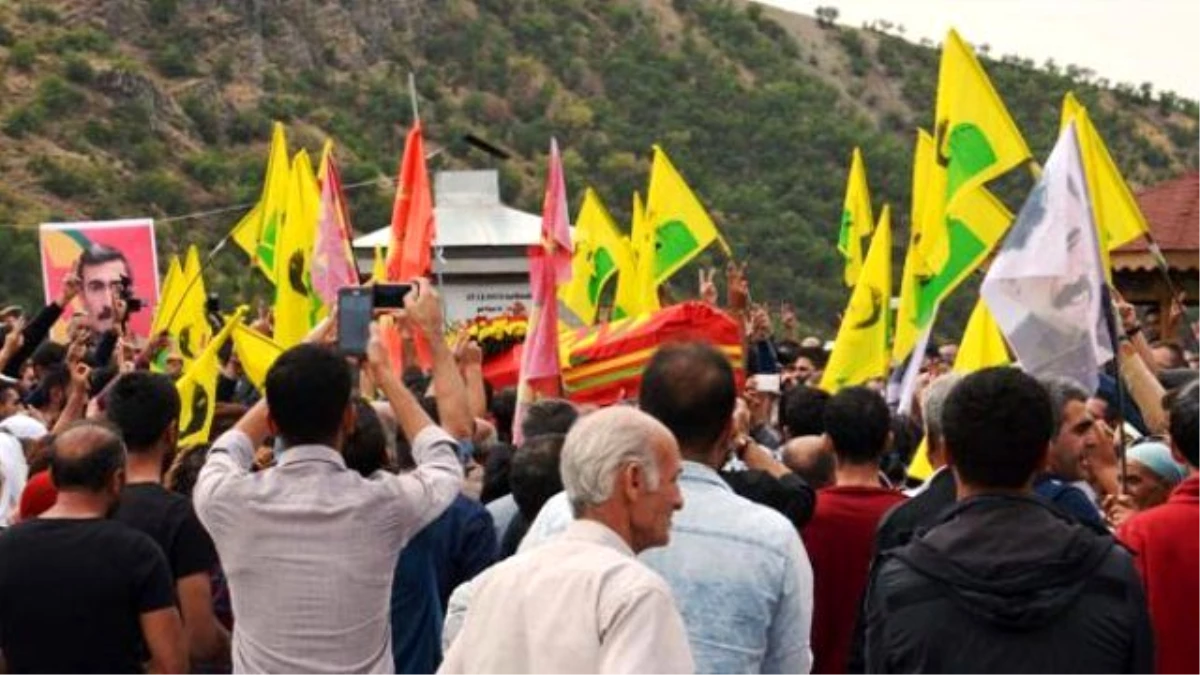 HDP\'li Vekiller PKK\'lı Cenazesine Katıldı