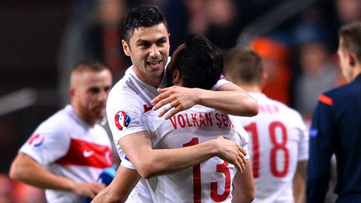 Hollanda Milli Takımı'ndan E-Mail Skandalı!