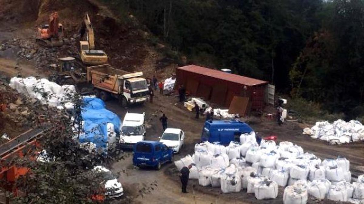 Kamyonun Altında Kalan İşçi Öldü