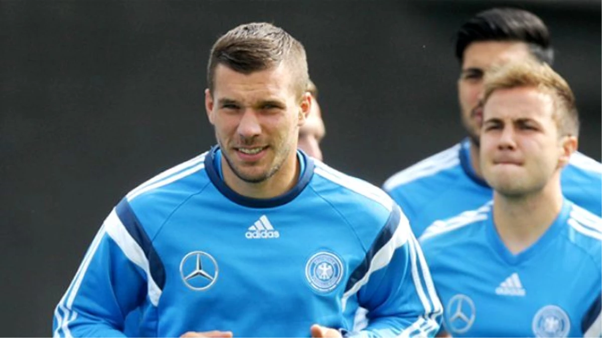 Lukas Podolski Alman Milli Takımı\'ndan Çıkarıldı