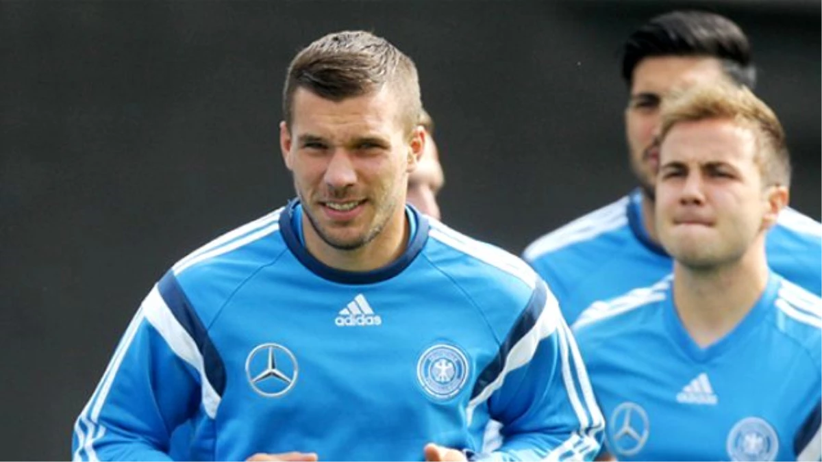 Lukas Podolski Alman Milli Takımı'ndan Çıkarıldı