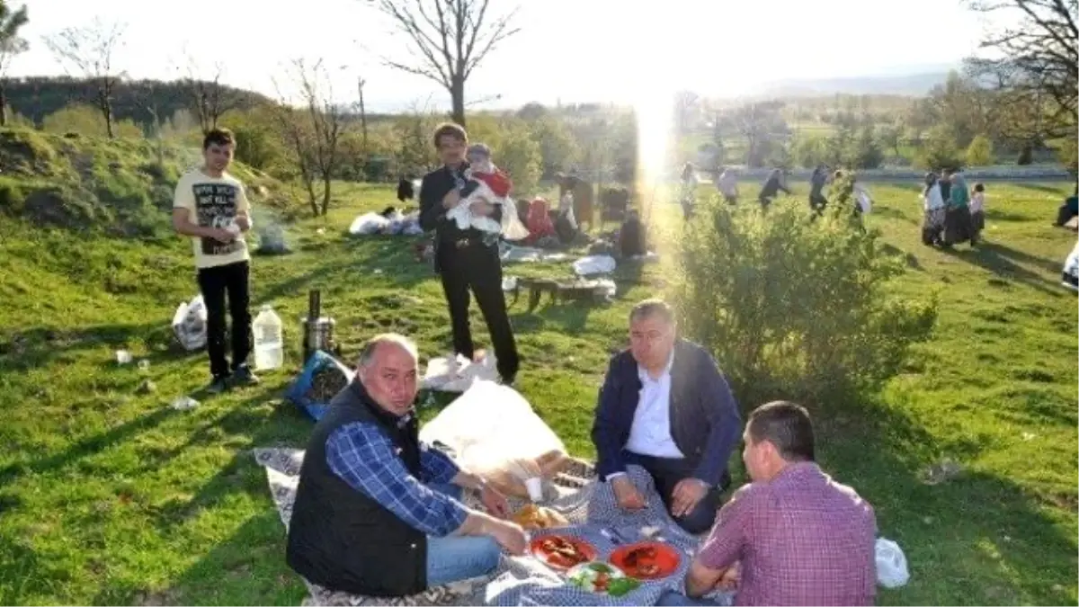 Misafirperver Başkan Balık Tutkunlarını Yalnız Bırakmıyor