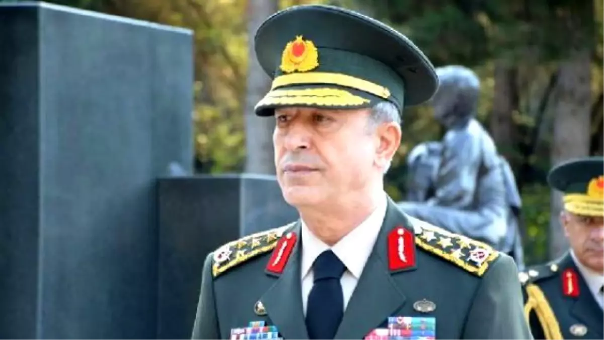 Orgeneral Akar, Aliyev\'in Mezarını Ziyaret Etti