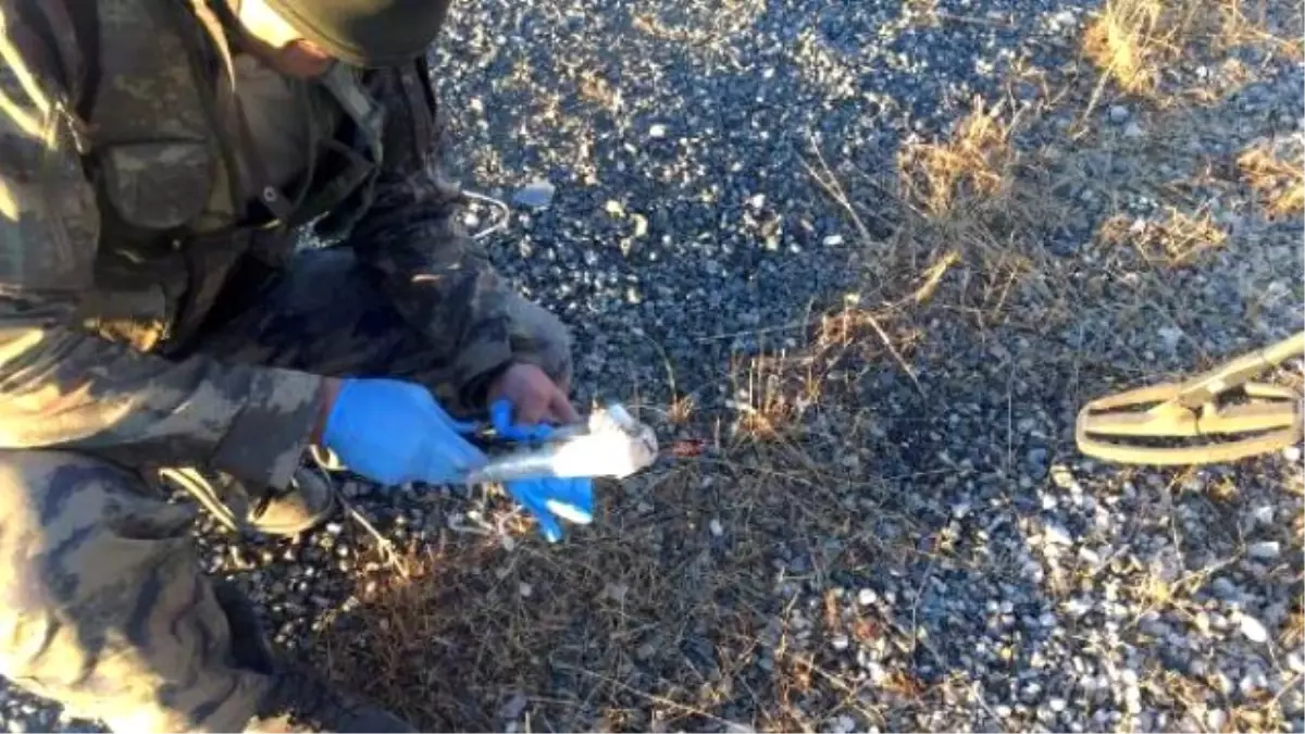 PKK Sığınakları Bulundu, Yola Döşenen Patlayıcılar Etkisiz Hale Getirildi