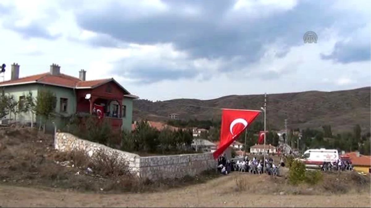 Şehit Polis Memuru Yaşar Uysal\'ın Cenazesi Toprağa Verildi
