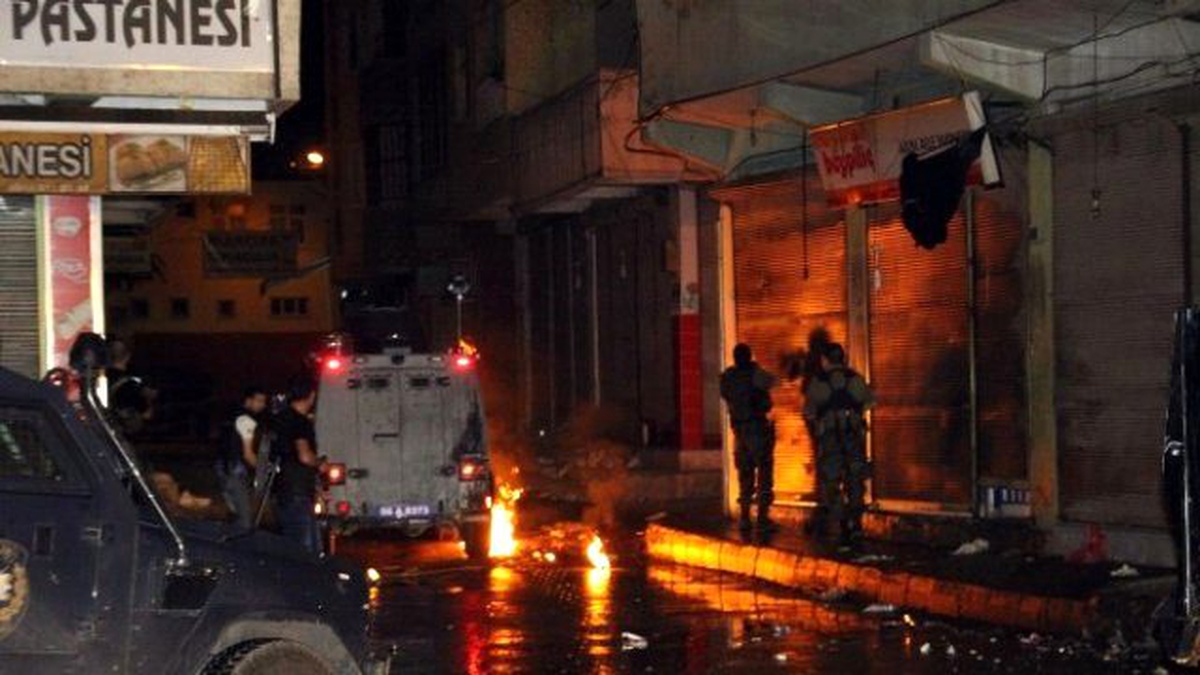 Siirt\'te İzinsiz Gösteriye Müdahale Edildi