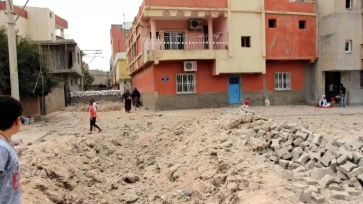 Sokağa Çıkma Yasağının Kalktığı Nusaybin\'de Çatışmaların İzleri